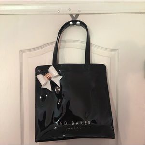 a ted baker large shopper bag in black!